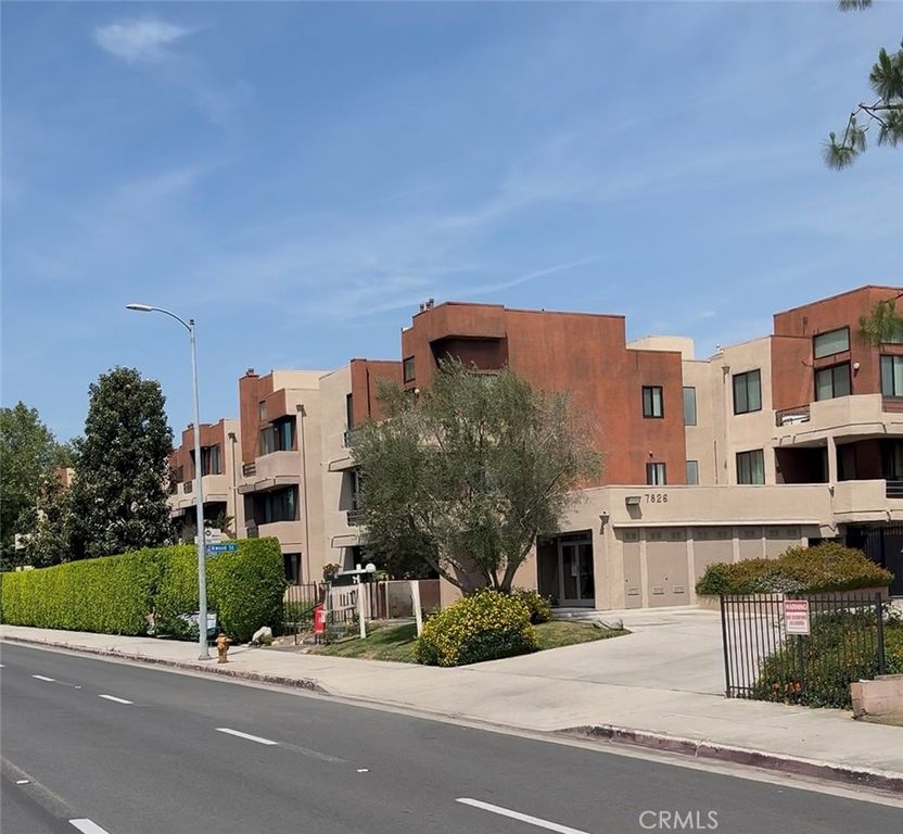 7826 Topanga Canyon, Canoga Park, CA 91304