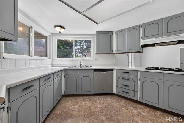 3020 Park Avenue, St Charles, MO 63301