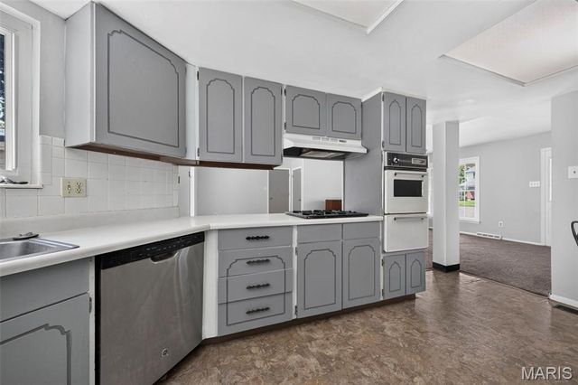 3020 Park Avenue, St Charles, MO 63301