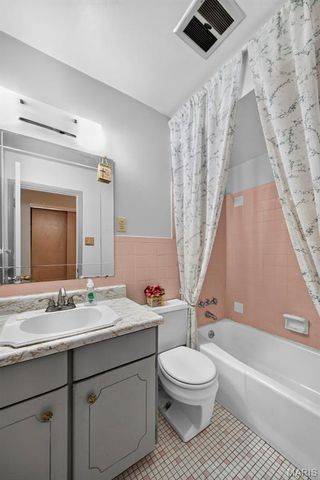 3020 Park Avenue, St Charles, MO 63301
