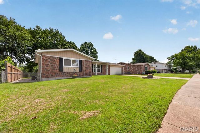 3020 Park Avenue, St Charles, MO 63301