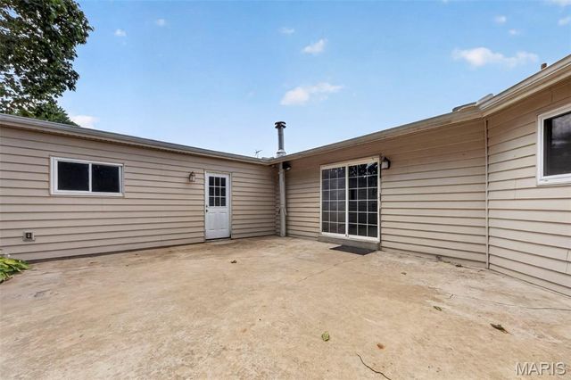 3020 Park Avenue, St Charles, MO 63301