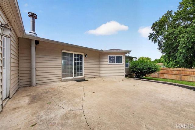 3020 Park Avenue, St Charles, MO 63301
