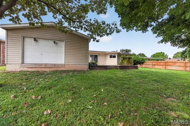 3020 Park Avenue, St Charles, MO 63301