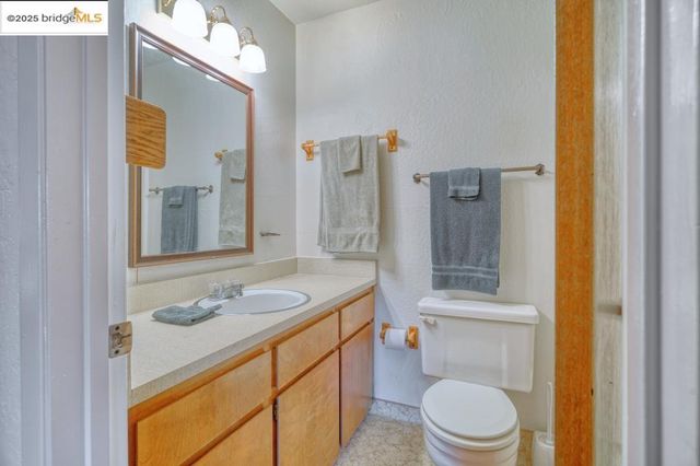 12811 Cresthaven Drive, Groveland, CA 95321