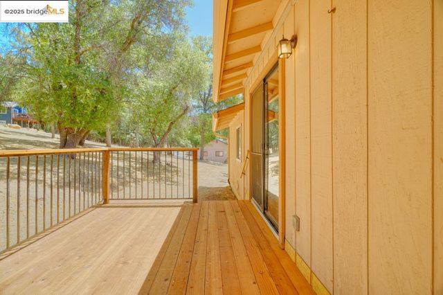 12811 Cresthaven Drive, Groveland, CA 95321