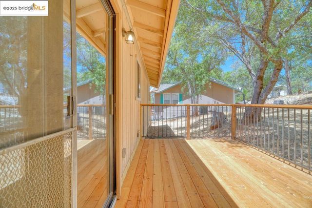 12811 Cresthaven Drive, Groveland, CA 95321