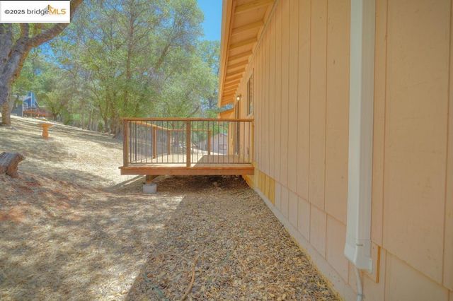 12811 Cresthaven Drive, Groveland, CA 95321