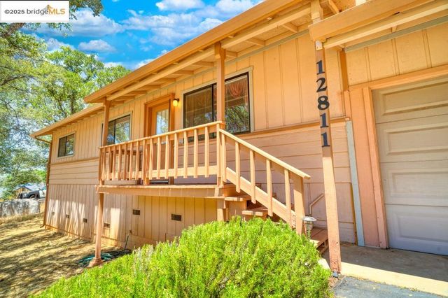 12811 Cresthaven Drive, Groveland, CA 95321
