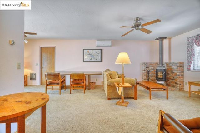 12811 Cresthaven Drive, Groveland, CA 95321