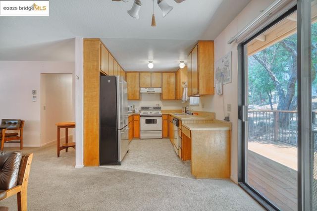 12811 Cresthaven Drive, Groveland, CA 95321