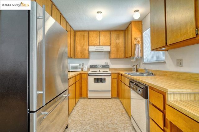 12811 Cresthaven Drive, Groveland, CA 95321