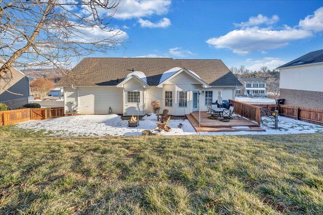 2525 Fountain LN, Vinton, VA 24179