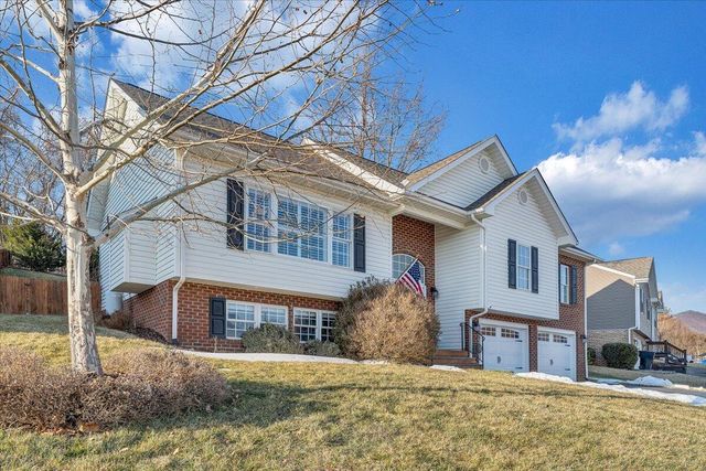 2525 Fountain LN, Vinton, VA 24179