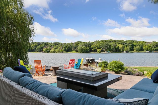 9235 Lake Riley Boulevard, Chanhassen, MN 55317