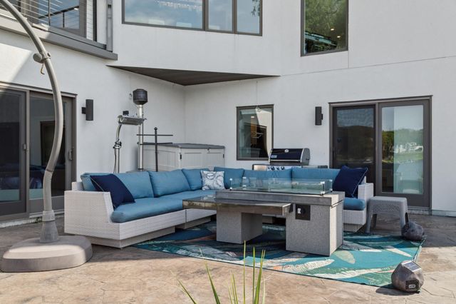 9235 Lake Riley Boulevard, Chanhassen, MN 55317