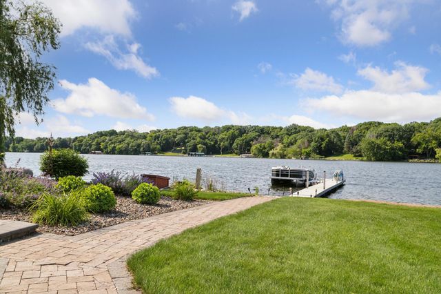 9235 Lake Riley Boulevard, Chanhassen, MN 55317