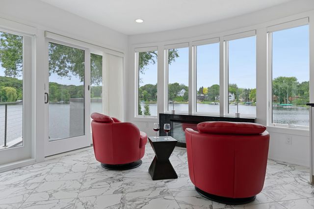 9235 Lake Riley Boulevard, Chanhassen, MN 55317