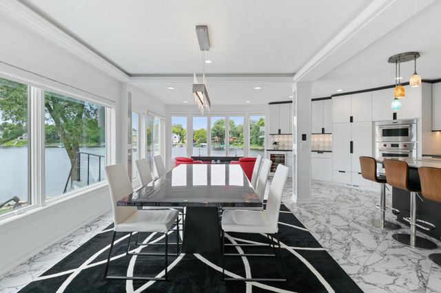 9235 Lake Riley Boulevard, Chanhassen, MN 55317