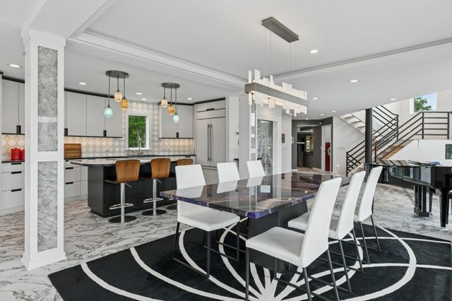 9235 Lake Riley Boulevard, Chanhassen, MN 55317