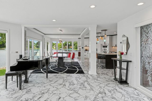 9235 Lake Riley Boulevard, Chanhassen, MN 55317