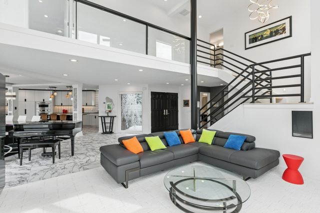 9235 Lake Riley Boulevard, Chanhassen, MN 55317