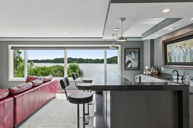 9235 Lake Riley Boulevard, Chanhassen, MN 55317