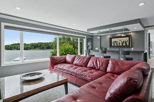 9235 Lake Riley Boulevard, Chanhassen, MN 55317