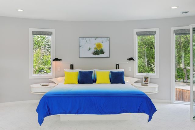 9235 Lake Riley Boulevard, Chanhassen, MN 55317