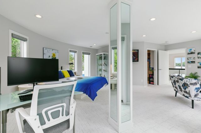 9235 Lake Riley Boulevard, Chanhassen, MN 55317