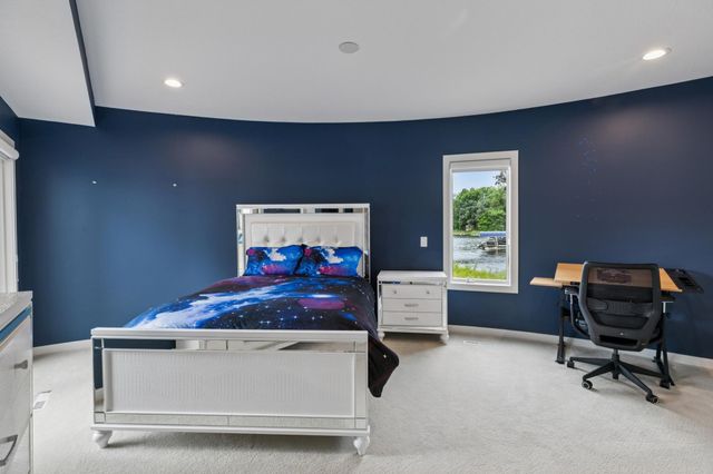 9235 Lake Riley Boulevard, Chanhassen, MN 55317