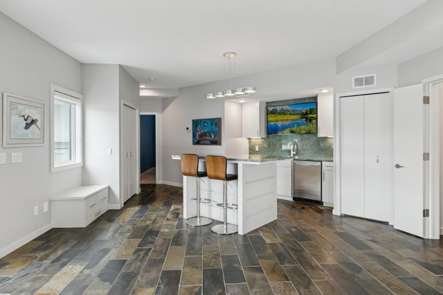 9235 Lake Riley Boulevard, Chanhassen, MN 55317