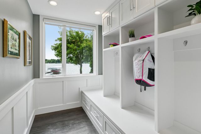 9235 Lake Riley Boulevard, Chanhassen, MN 55317