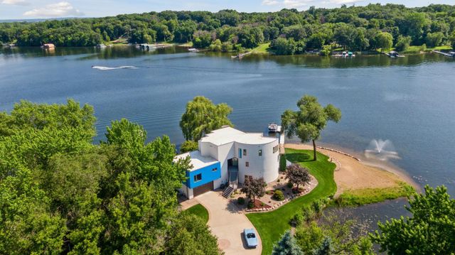 9235 Lake Riley Boulevard, Chanhassen, MN 55317