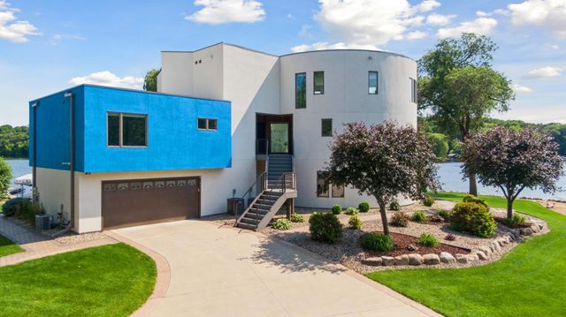 9235 Lake Riley Boulevard, Chanhassen, MN 55317