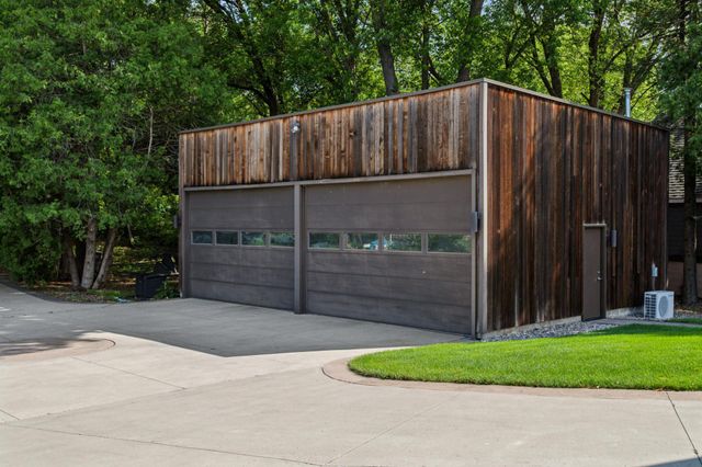 9235 Lake Riley Boulevard, Chanhassen, MN 55317