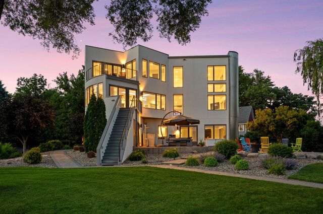 9235 Lake Riley Boulevard, Chanhassen, MN 55317