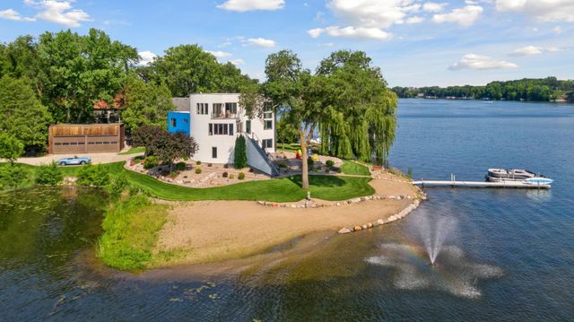 9235 Lake Riley Boulevard, Chanhassen, MN 55317