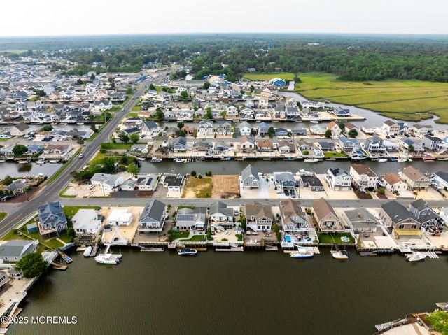 109 E Sail Drive, Little Egg Harbor, NJ 08087