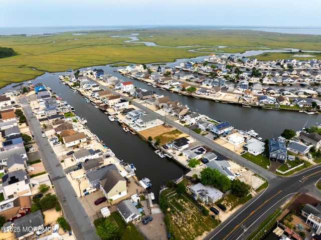 109 E Sail Drive, Little Egg Harbor, NJ 08087
