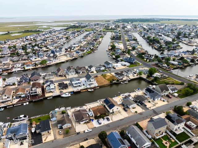 109 E Sail Drive, Little Egg Harbor, NJ 08087