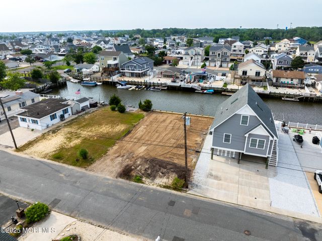 109 E Sail Drive, Little Egg Harbor, NJ 08087