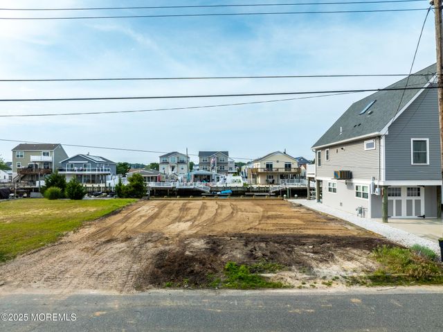 109 E Sail Drive, Little Egg Harbor, NJ 08087