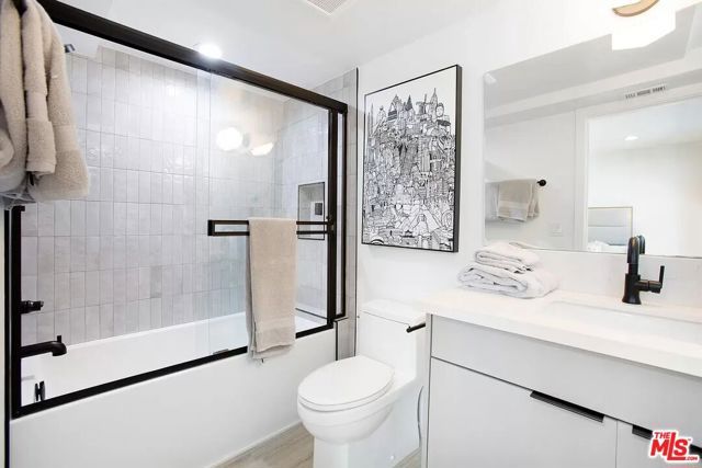 945 N Oxford Avenue 10, Los Angeles, CA 90029