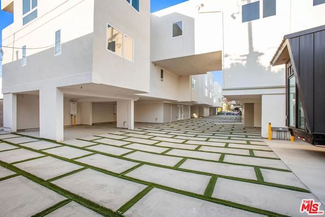 945 N Oxford Avenue 10, Los Angeles, CA 90029