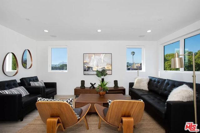 945 N Oxford Avenue 10, Los Angeles, CA 90029