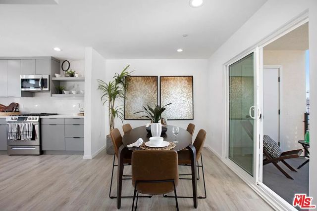 945 N Oxford Avenue 10, Los Angeles, CA 90029