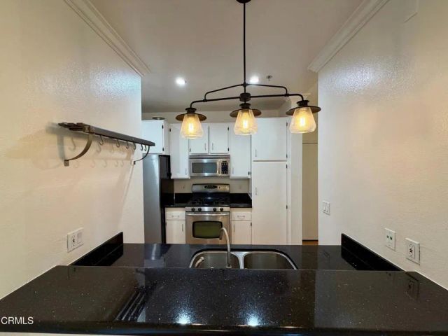156 S Oak Knoll Avenue 201, Pasadena, CA 91101