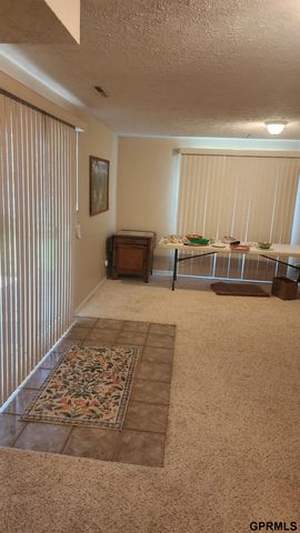 710 Pawnee Drive, Gretna, NE 68028