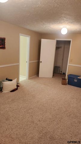 710 Pawnee Drive, Gretna, NE 68028